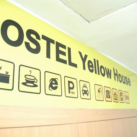 Yellow House Hostel Lviv Buitenkant foto