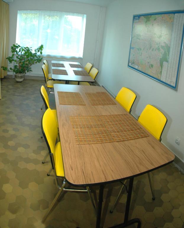 Yellow House Hostel Lviv Buitenkant foto